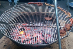 Zeltkonstruktion und Grill8
